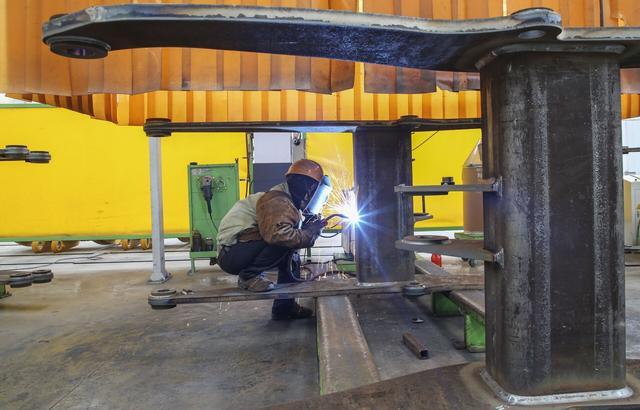 華星機(jī)械為挖掘機(jī),裝載機(jī)等大型工程機(jī)械生產(chǎn)結(jié)構(gòu)件,產(chǎn)品供應(yīng)國(guó)內(nèi)大型